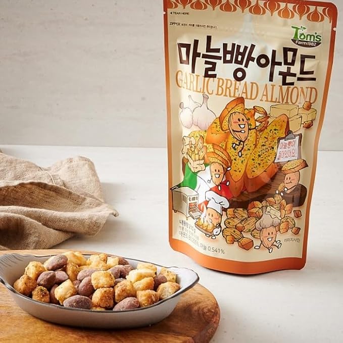 [Official Gilim HBAF] Korean Seasoned Garlic Almonds Nut Snack with Galic Bread Chips | School, Work, Travel Snack | Pre-workout Snack | Asian Snacks (Garlic Bread, 1 x 120 gram pack)